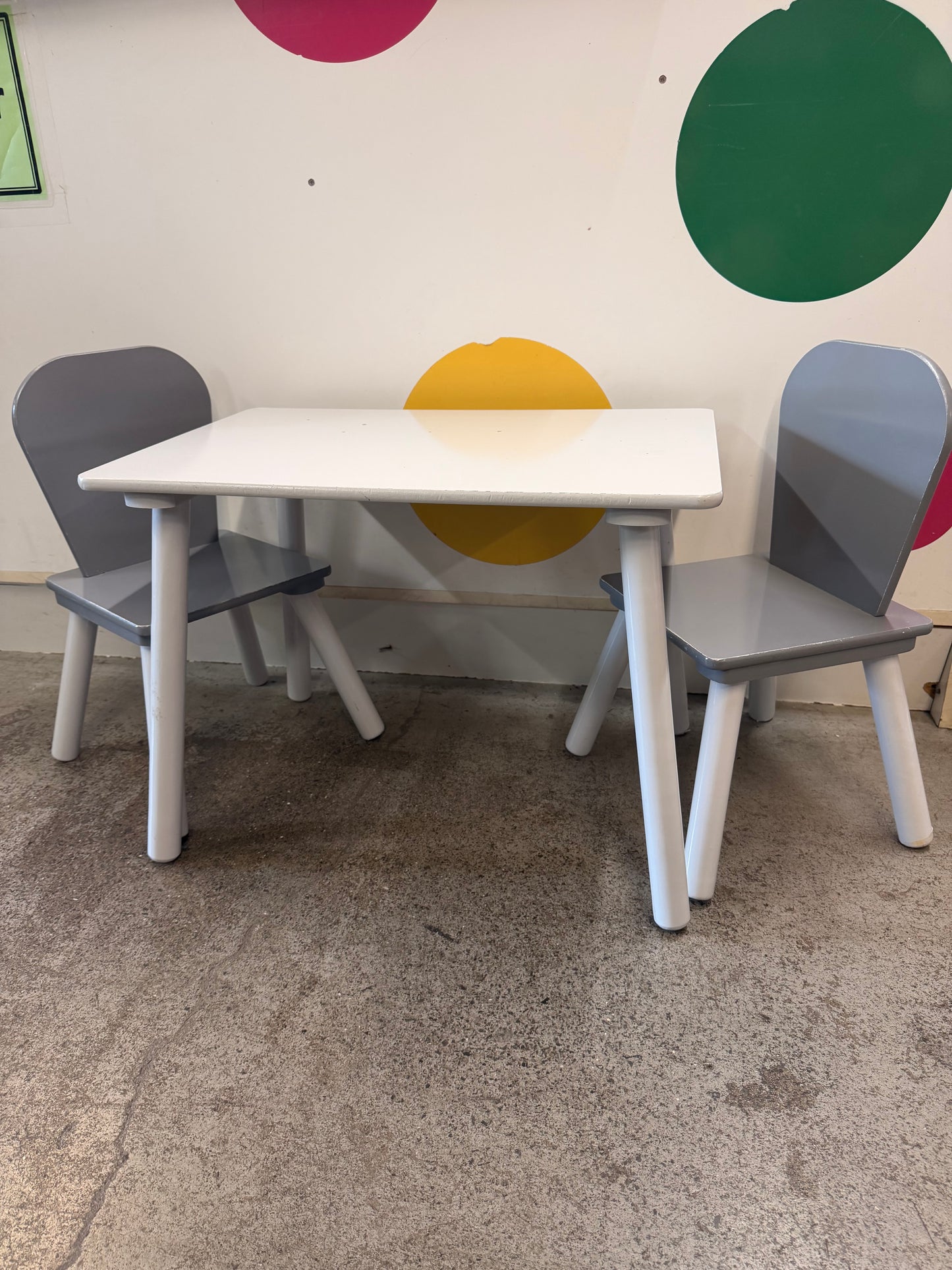 Delta Childrens Table & Chairs