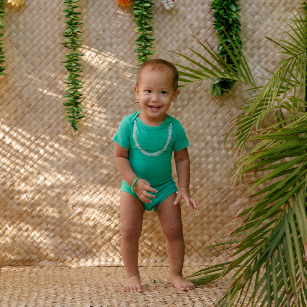 Lei Onaona Bamboo Onesie: 0-6M