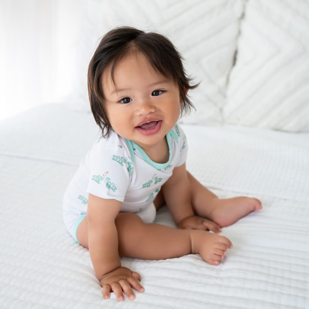 Honu Honi Bamboo Onesie: 0-6M
