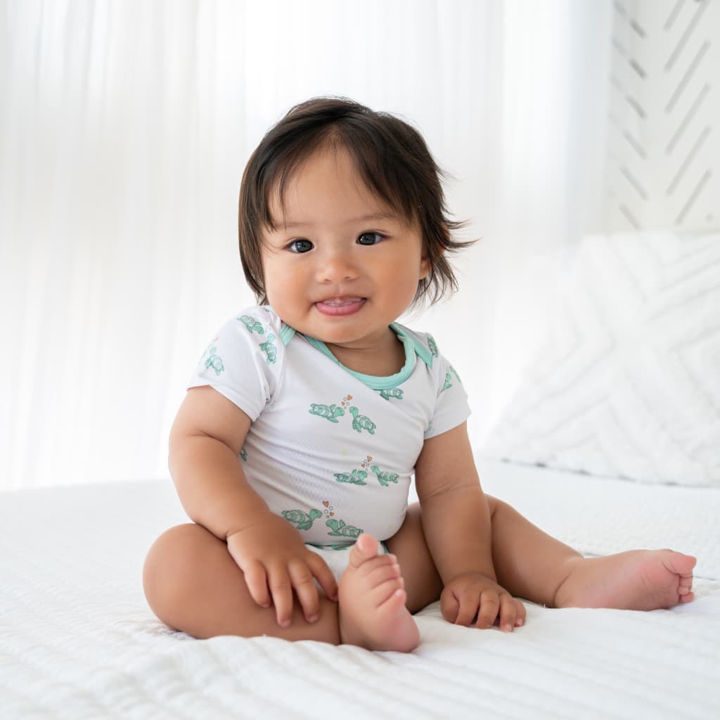 Honu Honi Bamboo Onesie: 6-12M