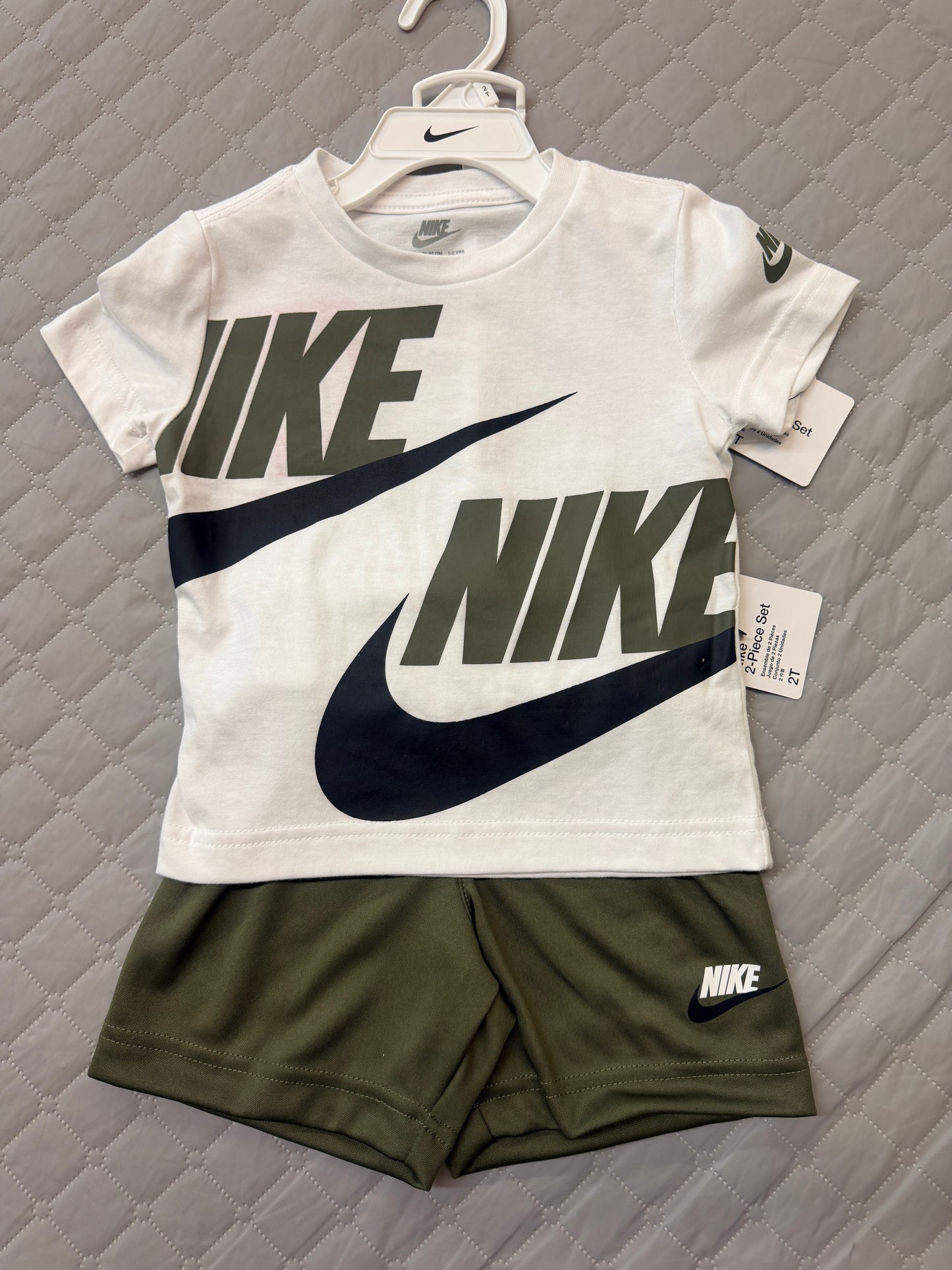 New Nike Olive 2 Piece Set, 2t