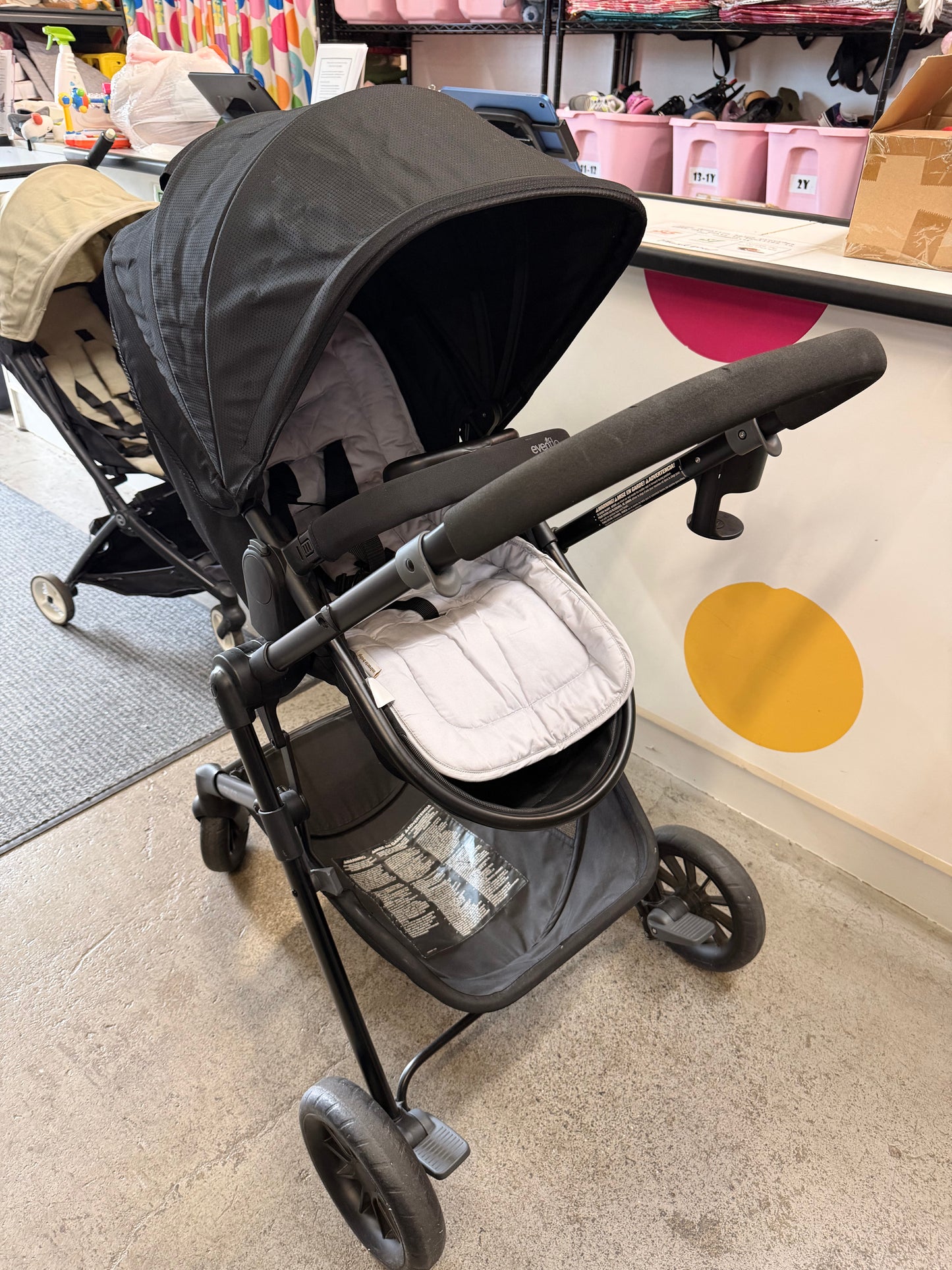 Evenflo Pivot Stroller, Blk& Grey