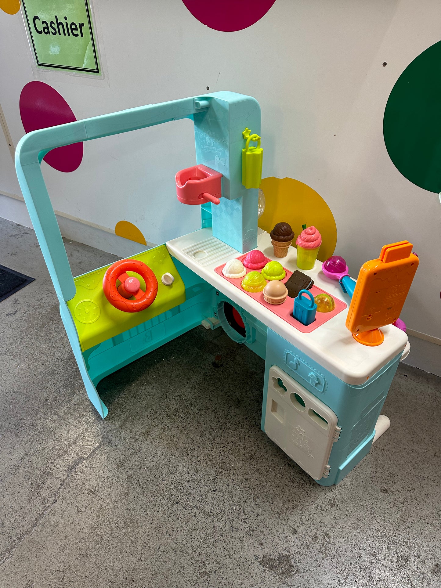 Battat Ice Cream Truck