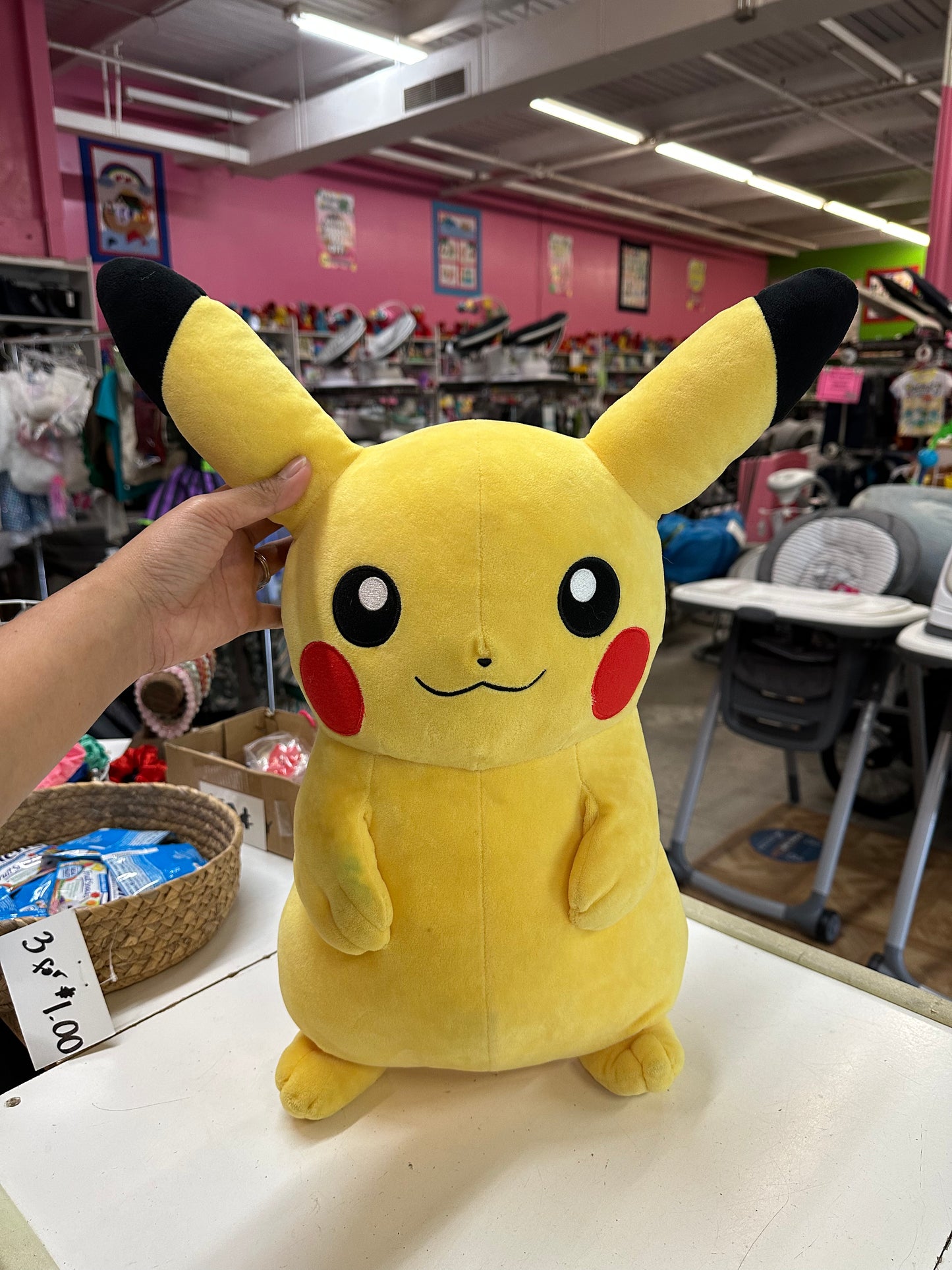 Large Pokemon, Pikachu