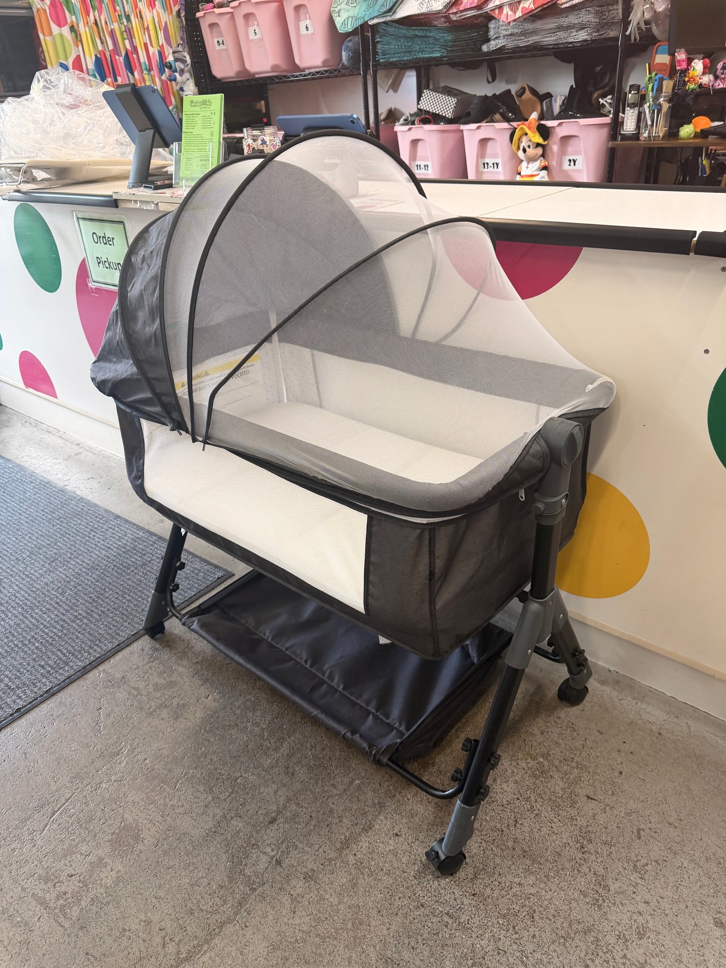 Baby Bassinet, Stars