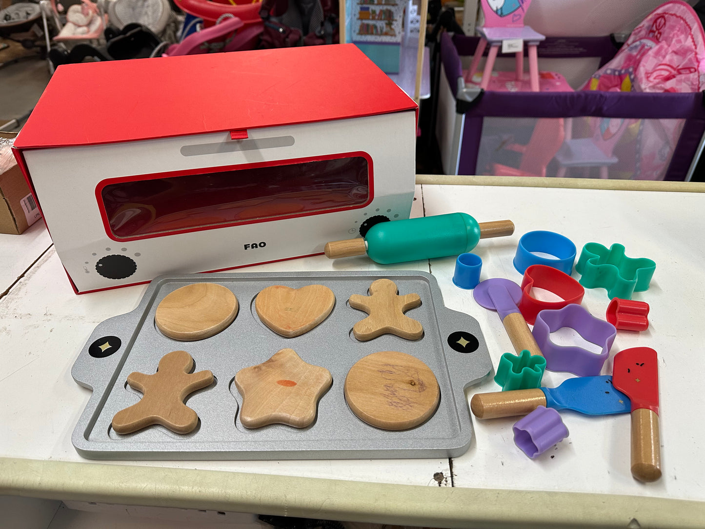 FAO Schwarz Baking Set