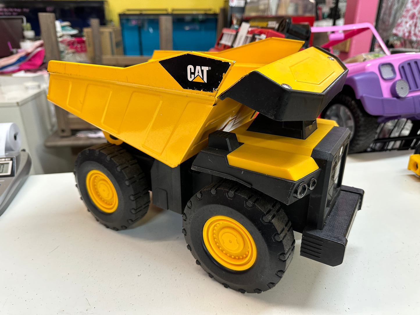 CAT Metal Dump Truck