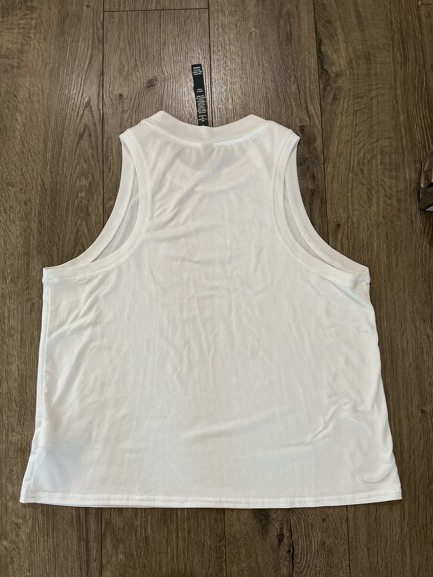 Vuori Women's Energy Top White Sz Small NWT MSRP $52