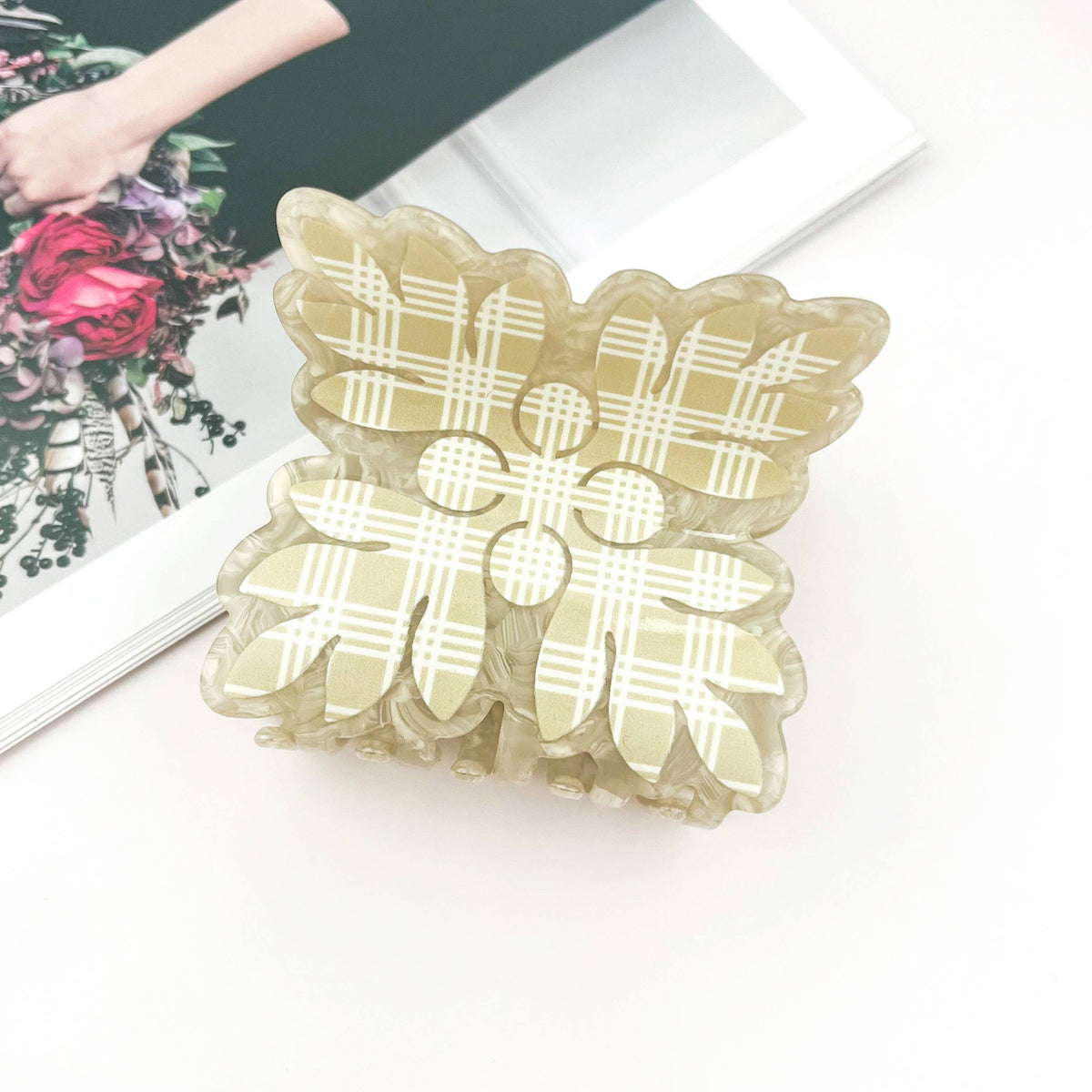 Palaka Quilt Hair Claw Clip: Beige