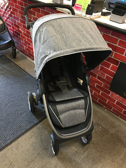 Chicco Bravo Stroller, Navy