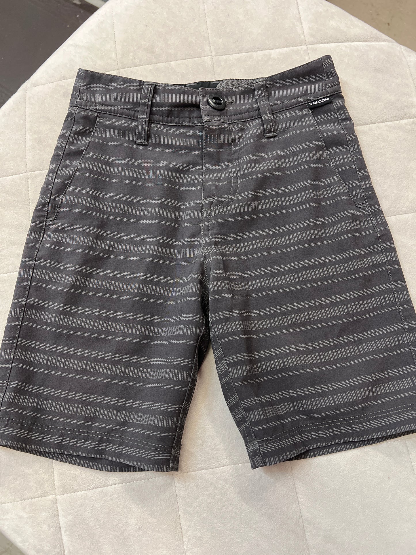 Volcom Shorts, Size 5
