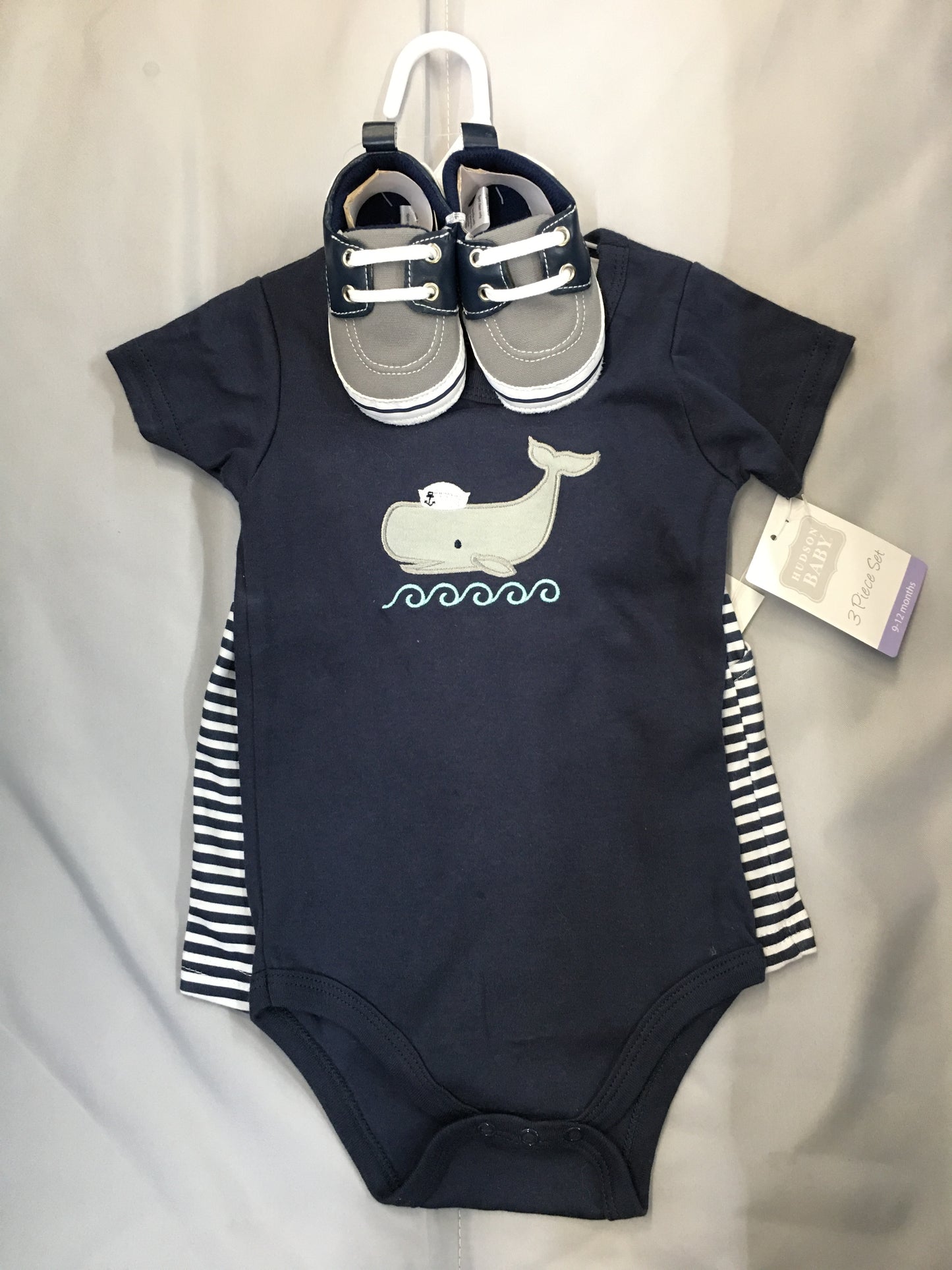 New whale 3 piece Outfit, 9-12 months