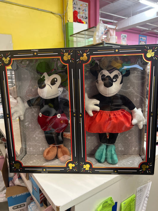 New Collectible Mickey & Minnie Plus Set
