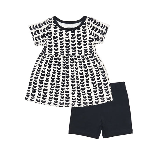 Shell-ish Short Sleeve Top and Shorts Set: 2T