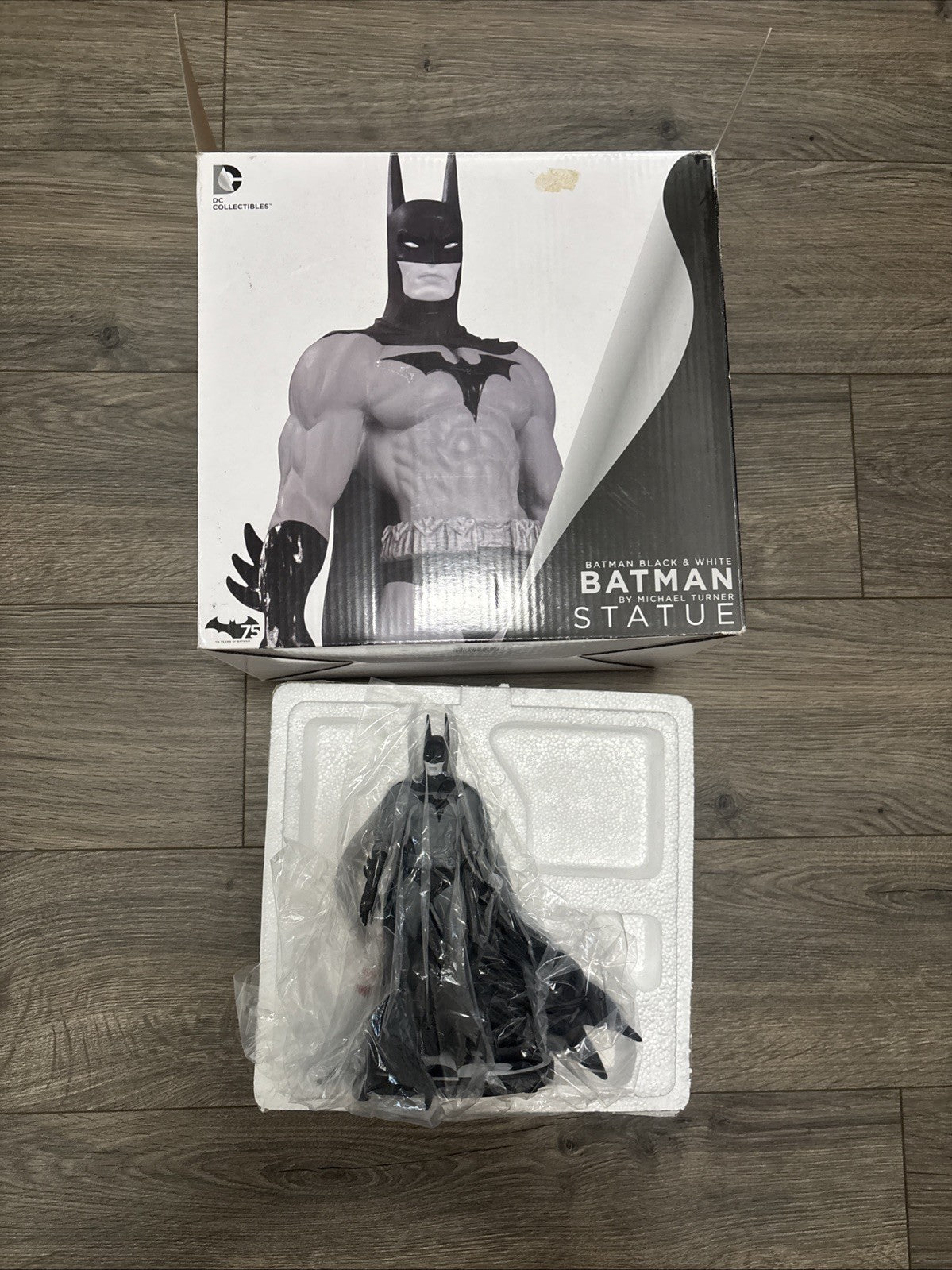 BATMAN BLACK & WHITE STATUE MICHAEL TURNER #2855/5200 LIMITED ED DC COLLECT 2014