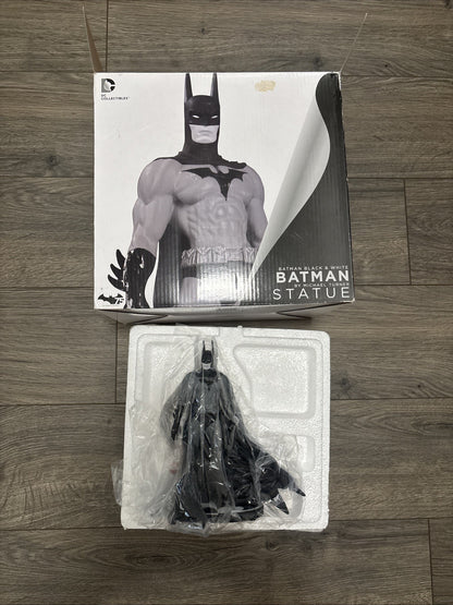 BATMAN BLACK & WHITE STATUE MICHAEL TURNER #2855/5200 LIMITED ED DC COLLECT 2014