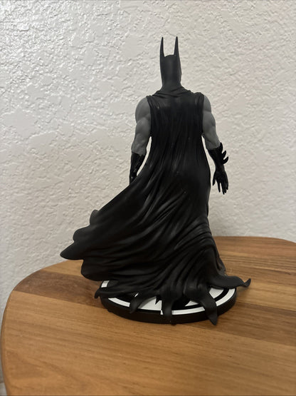 BATMAN BLACK & WHITE STATUE MICHAEL TURNER #2855/5200 LIMITED ED DC COLLECT 2014
