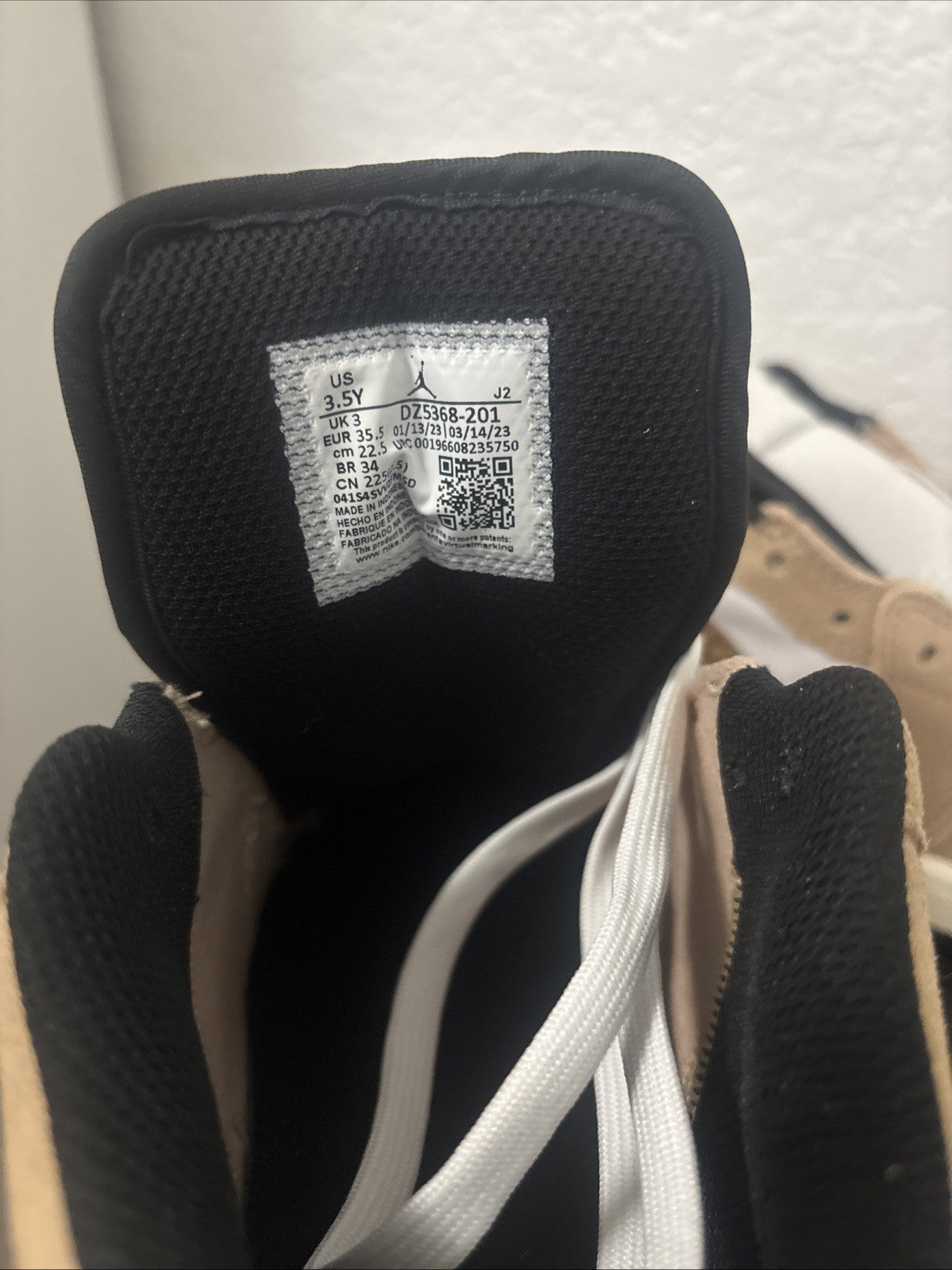 *NEW* Youth Grade-School Air Jordan 1 Low SE (GS) Brown /White (DZ5368 201), 3.5