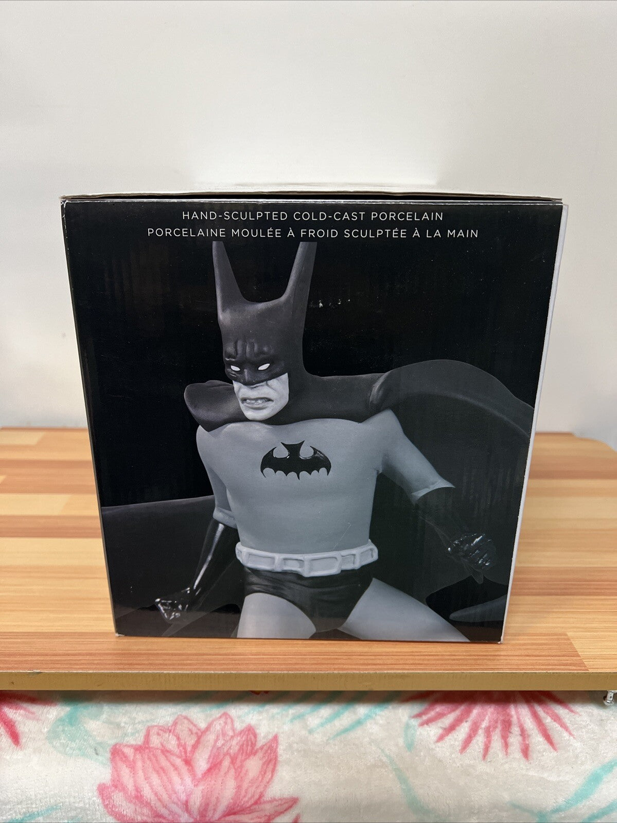 DC Collectibles BATMAN Black & White Statue Entertainment Earth Tony Millionaire