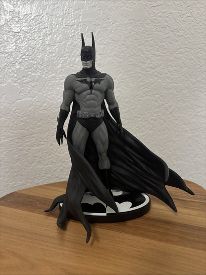BATMAN BLACK & WHITE STATUE MICHAEL TURNER #2855/5200 LIMITED ED DC COLLECT 2014
