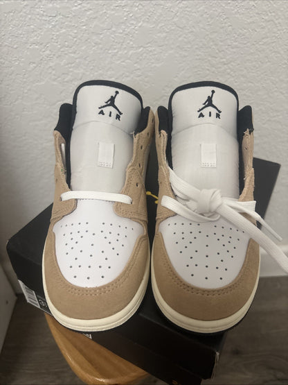 *NEW* Youth Grade-School Air Jordan 1 Low SE (GS) Brown /White (DZ5368 201), 3.5