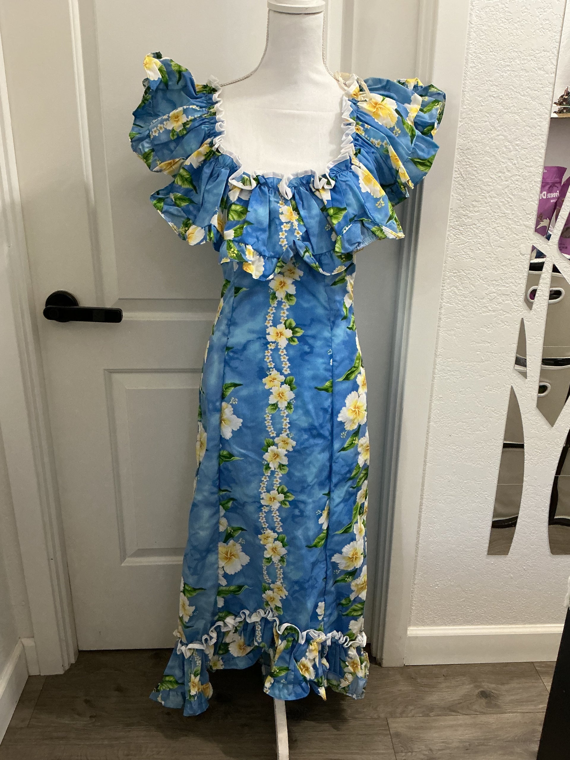 NWOT Ky's Hawaii Vintage Ruffle Neckline Hawaiian Dress, XS, S – Caterkids Hawaii