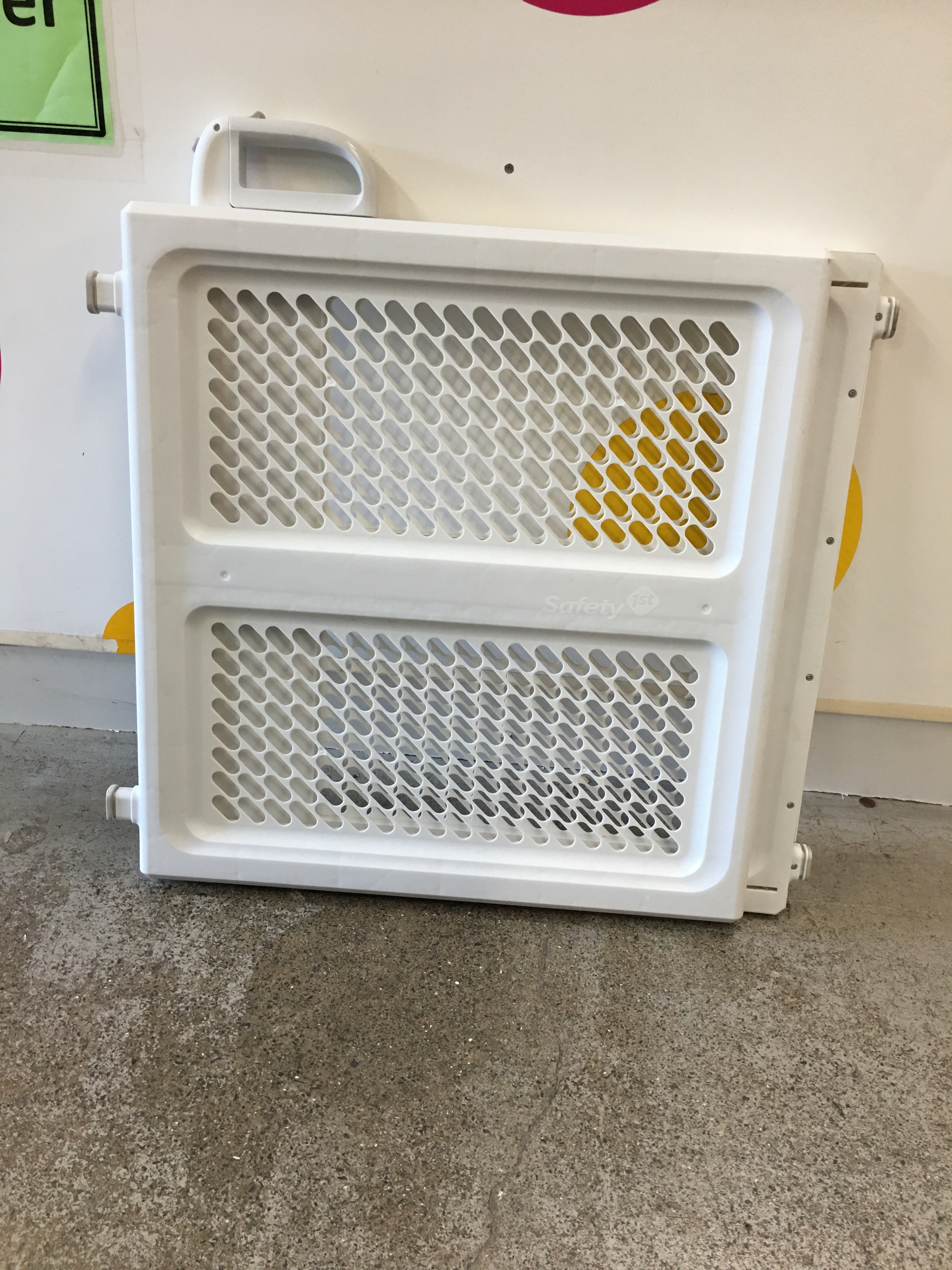 Safety 1st Lift, Lock, & Swing Gate – Caterkids Hawaii
