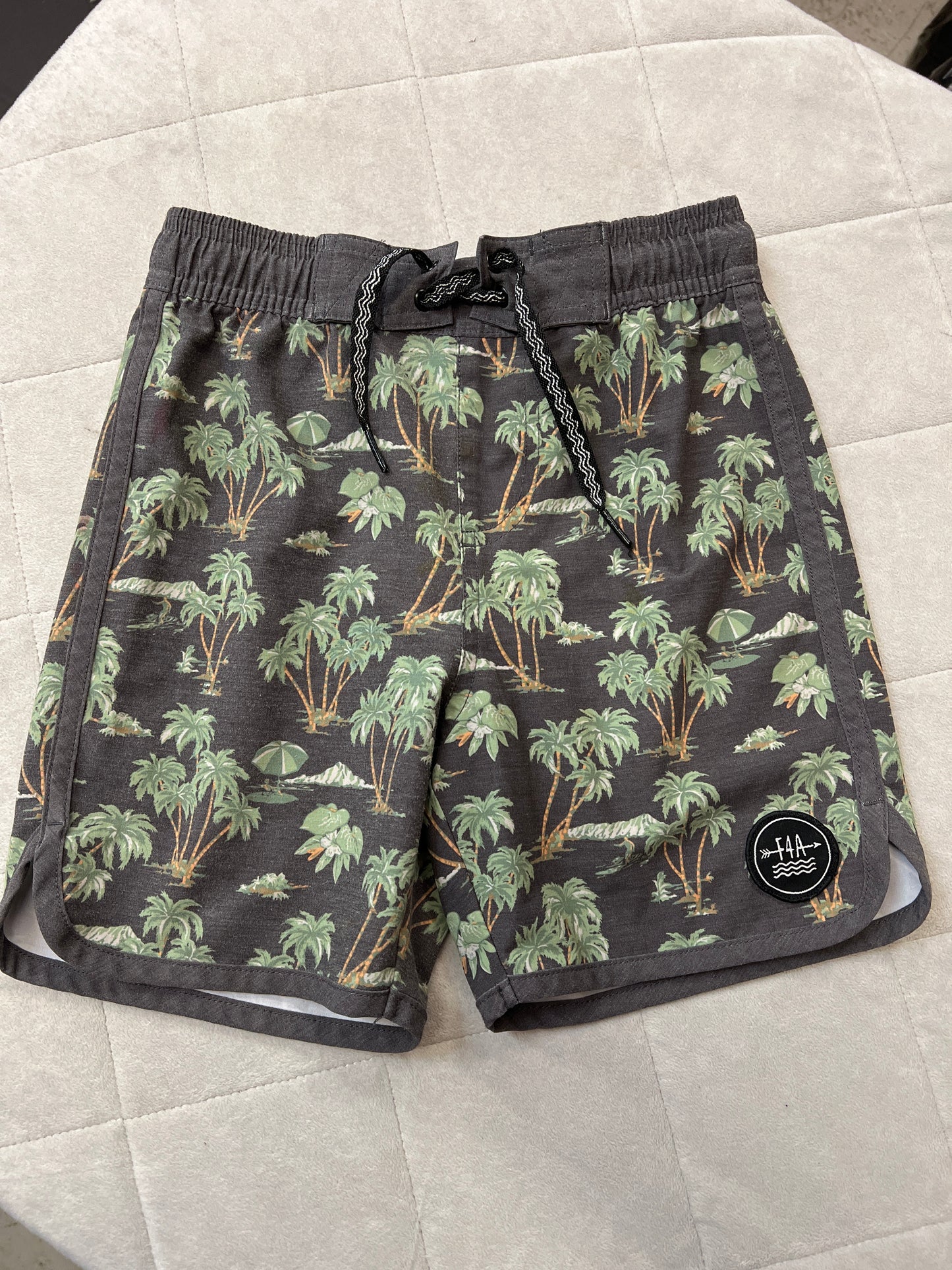 Feather & Arrow Board Shorts, Size 6