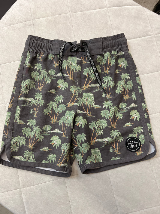 Feather & Arrow Board Shorts, Size 6