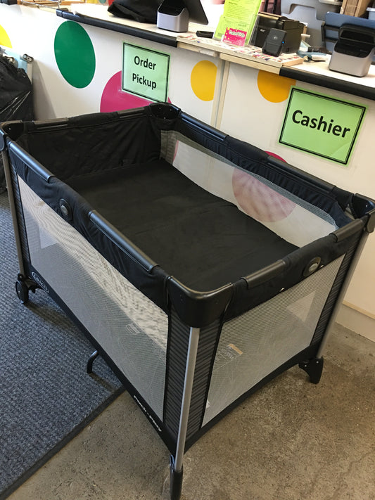 Graco Playard, Blk/Stripes