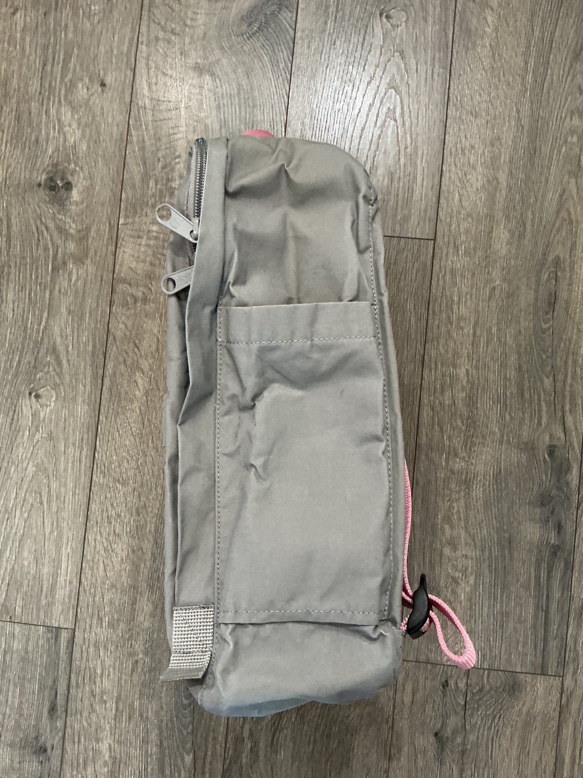 Fjallraven Kanken Mini Bag Light Gray With Pink Straps – Caterkids Hawaii