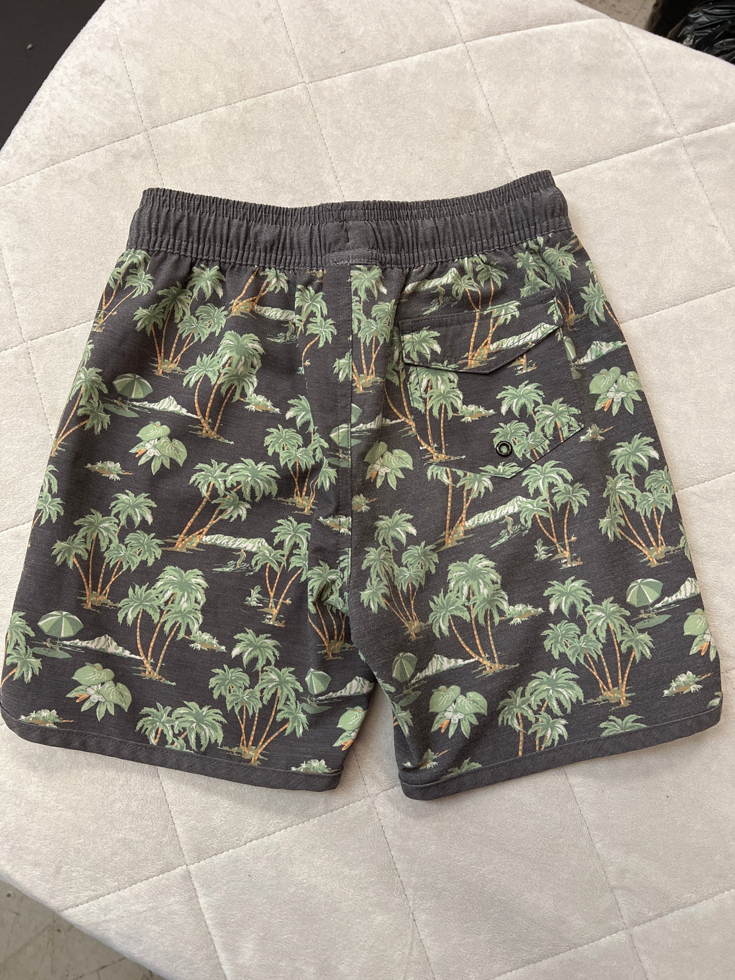 Feather & Arrow Board Shorts, Size 6
