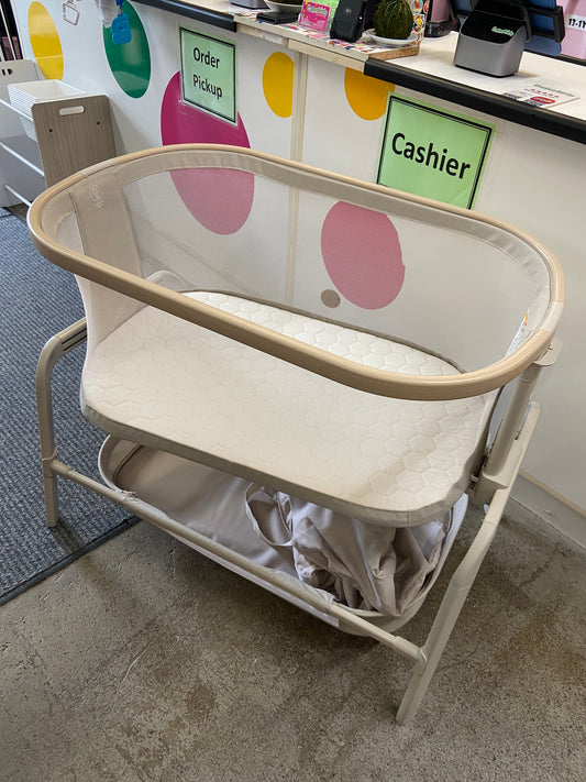 Maxi Cosi Iora Bassinet