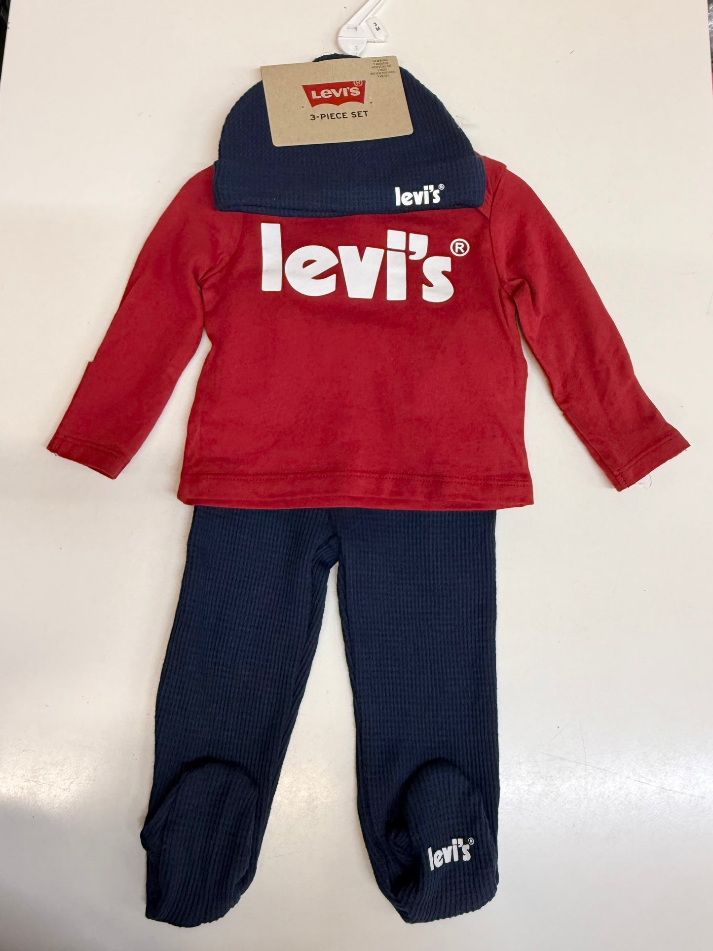 New Levi’s 3 Piece Set 0-3 months