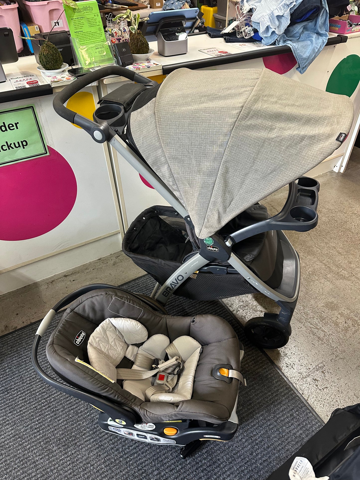 Chicco Bravo Stroller w/ Car Seat & Base