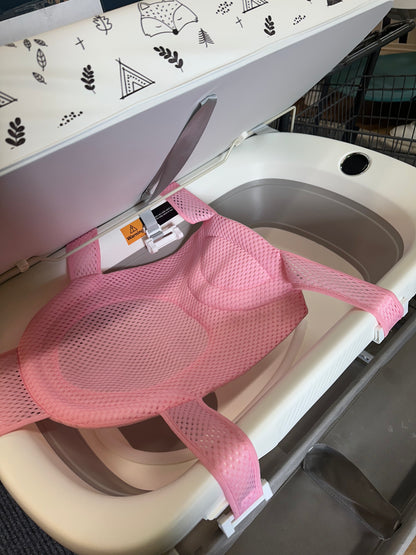 Bath Tub w/ Changing Table