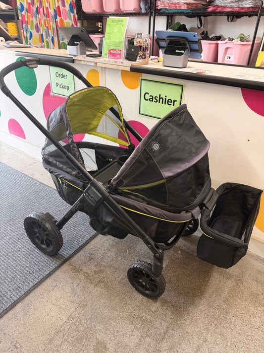 Evenflo Pivot Explore Stroller Wagon