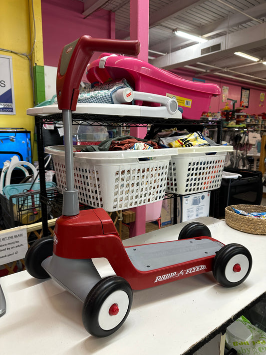 Radio Flyer Scooter, Red