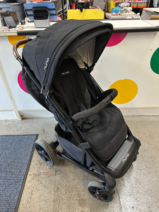 Nuna Tavo Stroller