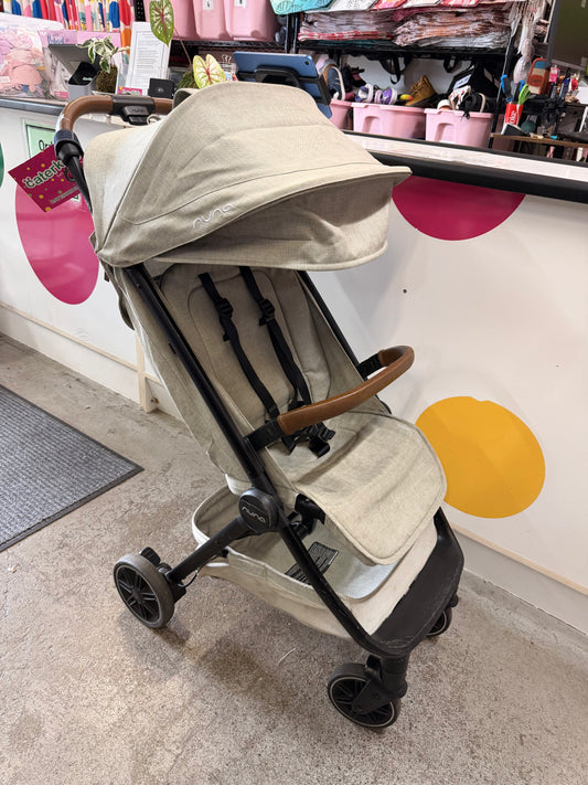 Nuna TRVL Stroller