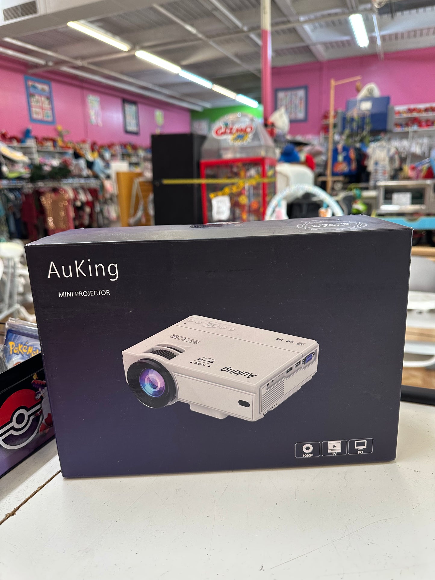 Like New AuKing Mini Projector