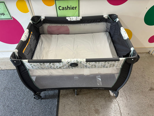 Graco Playard, Grey/Grn