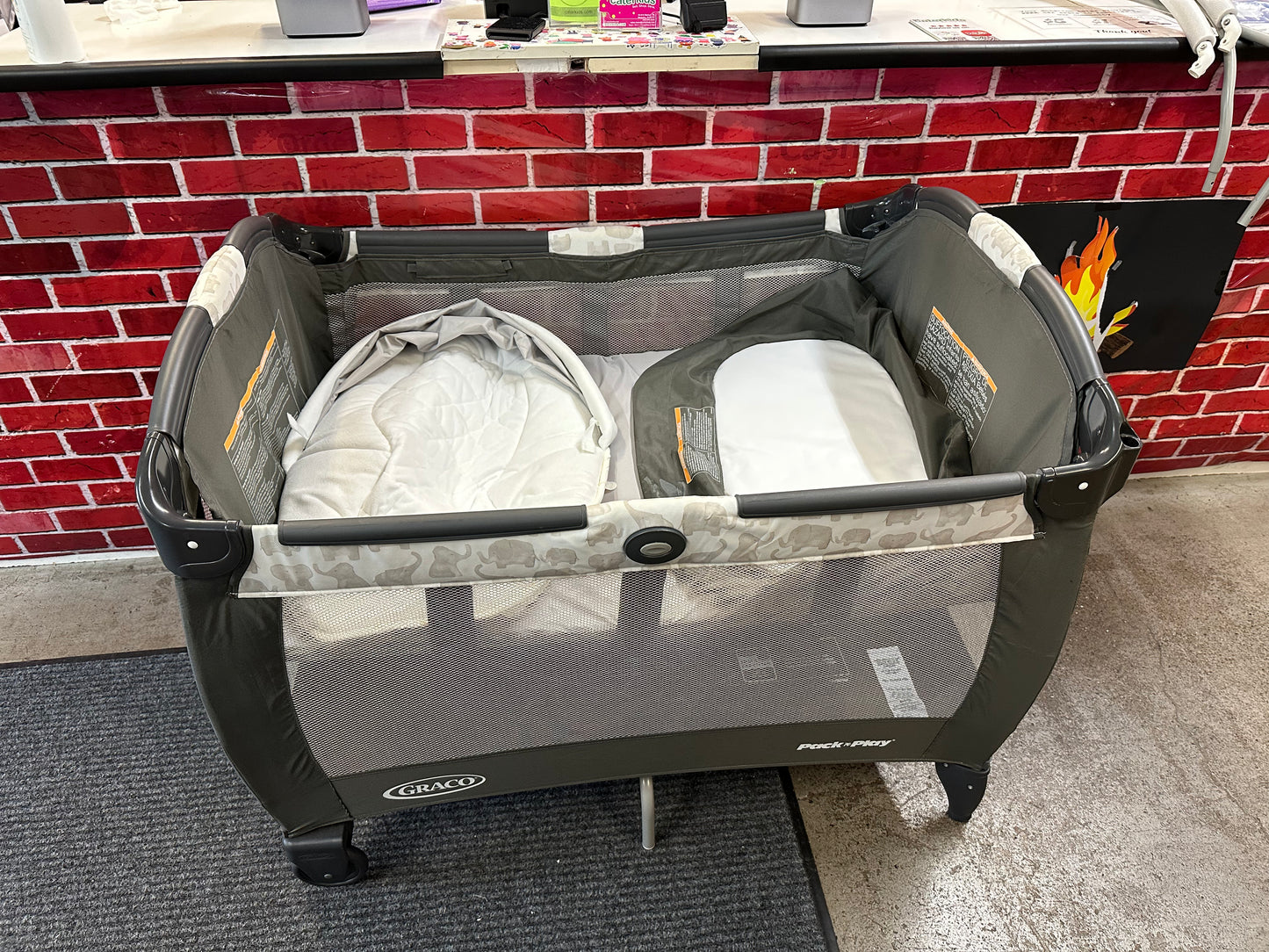 Graco Playard, Elephant