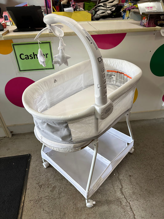 Delta Bassinet