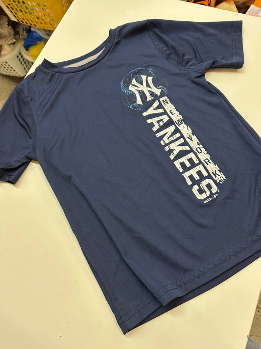 MLB Yankees Shirt, Size 7