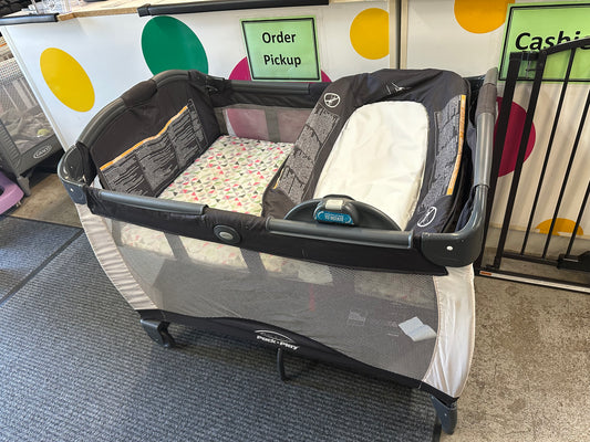 Graco DLX Playard, Pink