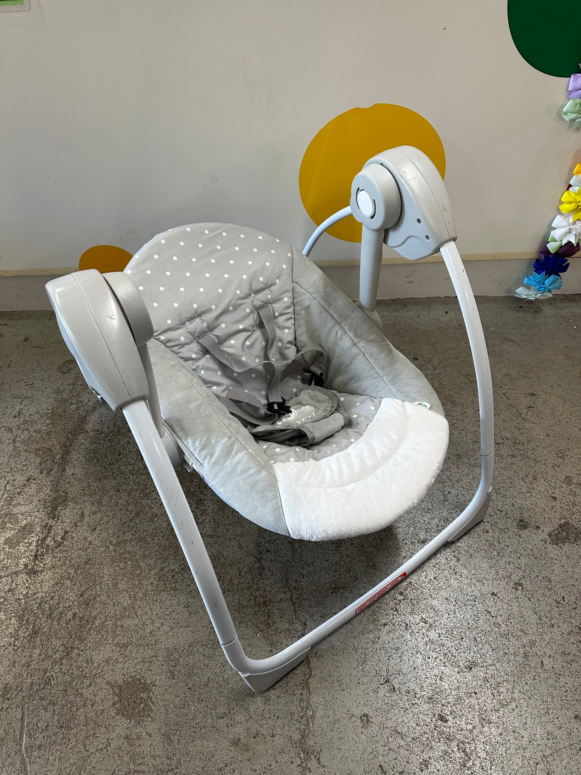 Red kite top baby swing