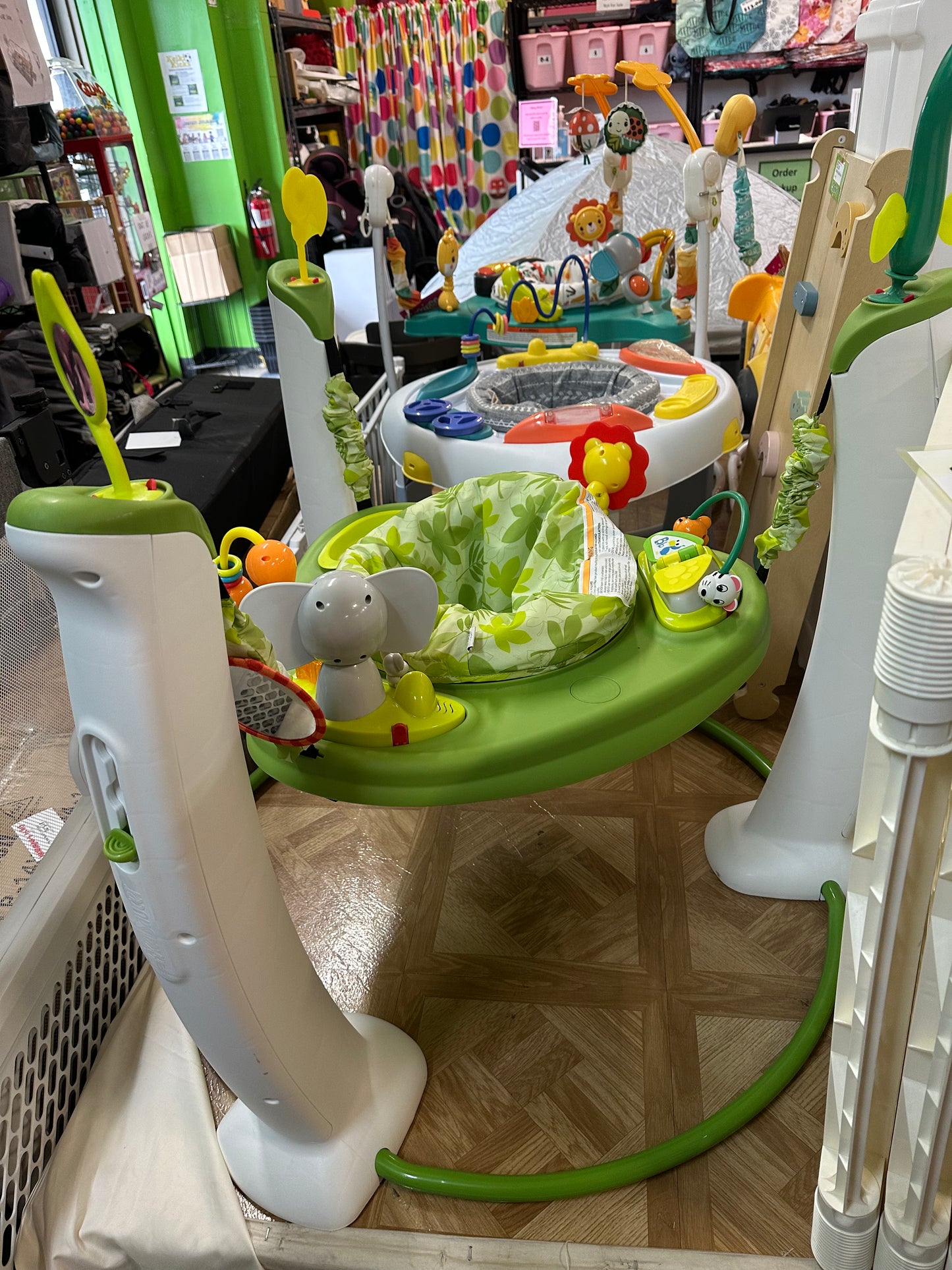 EvenFlo Exersaucer Activity Center, Safari
