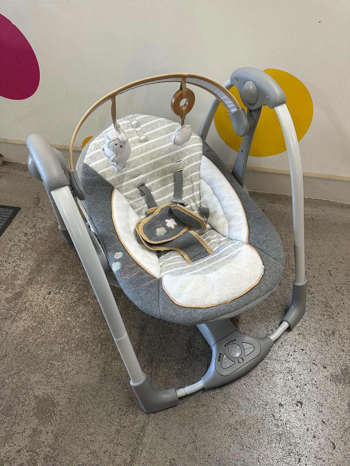 Ingenuity Deluxe Swing