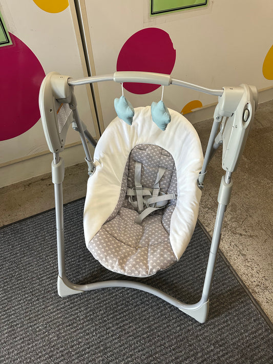 Graco Slim Spaces Swing